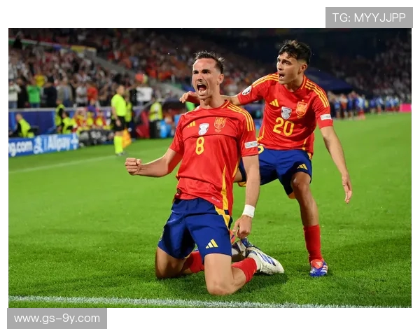 全程回顾:一场足球队完整比赛的精彩瞬间与战略分析 全程回顾:一场足球队完整比赛的精彩瞬间与战略分析