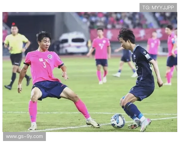 聚焦泰州队足球T恤展现城市热血与球迷共同荣耀精神力量全开放姿态